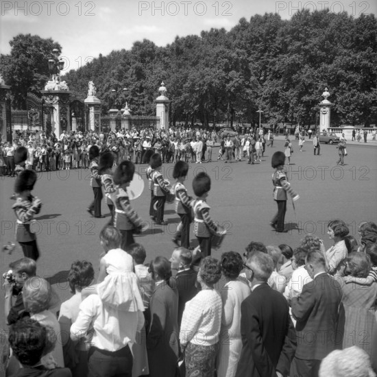 1967, London, Changing of the Guard.