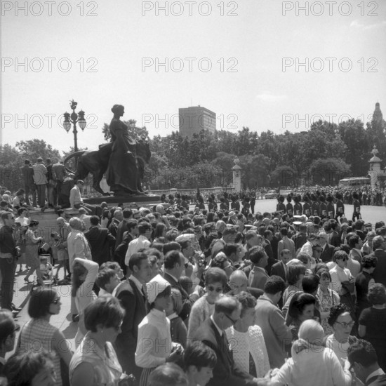 1967, London, Changing of the Guard.