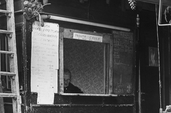 1975, Milan, Navigli wood seller.
