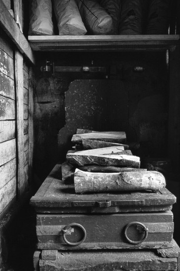 1975, Milan, Navigli wood seller.