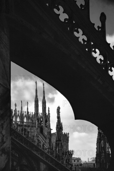 1975, Milan, Duomo, spiers.