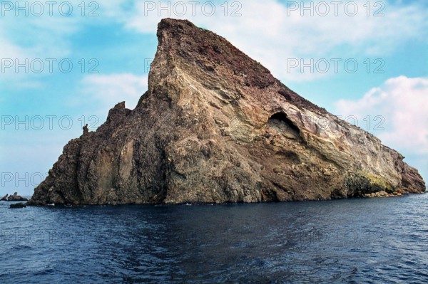 Nature, Italy, region of Sicilia 1975 Isole Eolie, Scoglio Dattilo  (Aeolian Islands,  Dattillo Rock).
