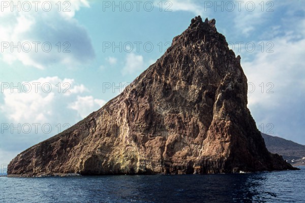 Nature, Italy, region of Sicilia 1975 Isole Eolie, Scoglio Dattilo  (Aeolian Islands,  Dattillo Rock).