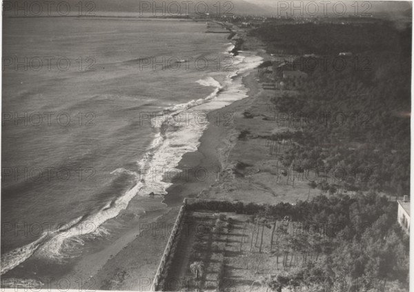 Marina di Massa Coast