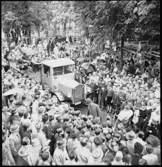 Children's festival in favour of children from Yugoslavia in Zurich, 1946.