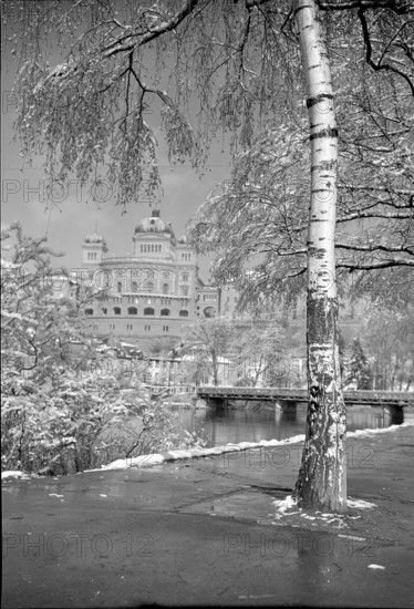 Federal parliament building in winter, Berne 1951.