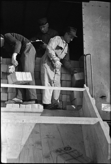 Loading of goods by the Red Cross in Basel, 1944.