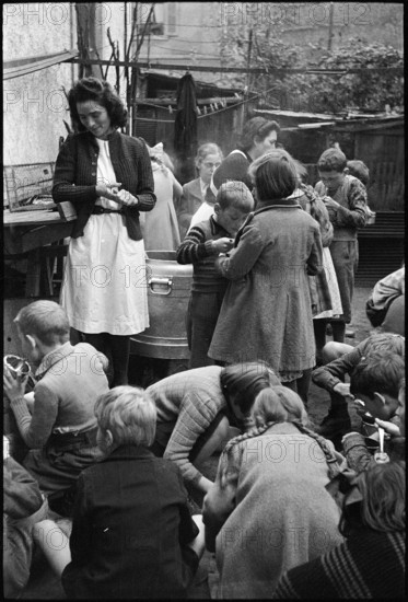 Scene from the movie Ein Weg bleibt offen, 1944.