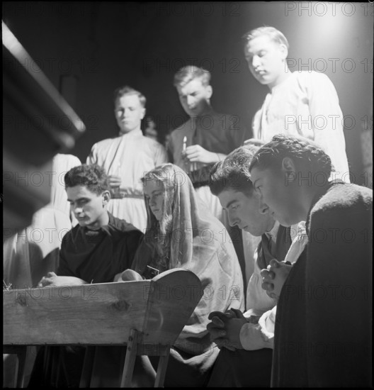 Young people at nativity play in 1944.