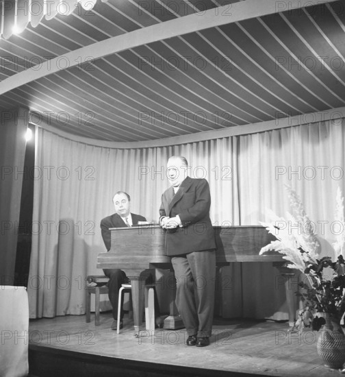 Urfer on the piano, Gilles standing, Gilles and Urfer, 1956.