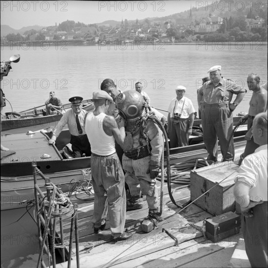 After WW 2: recovery of a US bomber, Zug 1952.