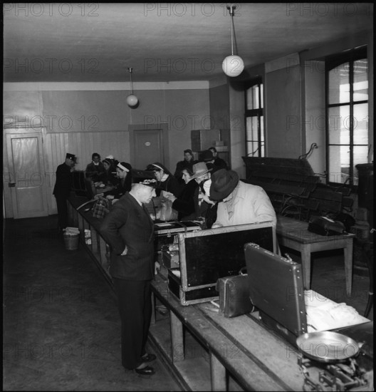 WW 2: Swiss Donation; swiss medical mission, team on their way to Belgium, 1944.
