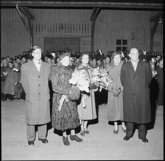 Reception of federal council Hans Streuli in Richterswil, 1953.