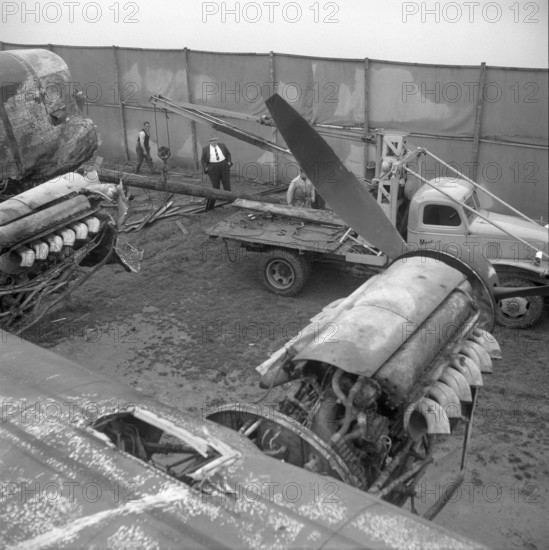 After WW 2: recovery of a bomber, wreck, wreckage, Steckborn 1954.