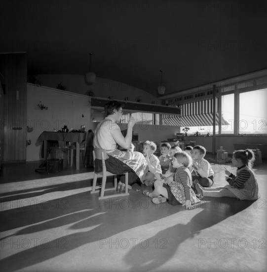 Behavior research, ethology at kindergarten, Zurich 1958.
