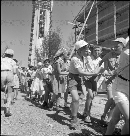 Installation of the bells, new church in Witikon 1955.