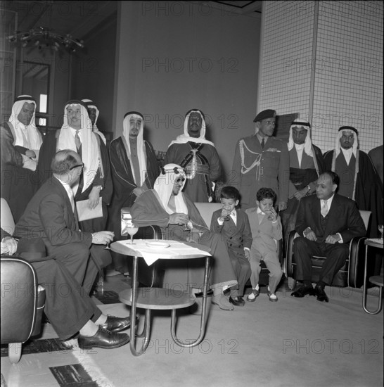 King Saud (c) receives Abdel Hassuna (l), Geneva 1957.
