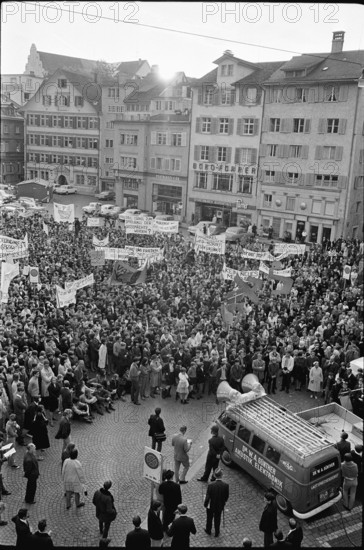 Pupils demonstrate; Solidarity with Israel.
