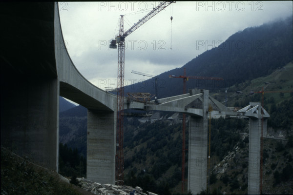 Building of Ganter bridge on the Simplon road 1980.