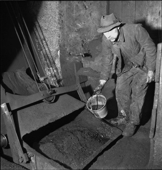 Production of briquettes; 1943.