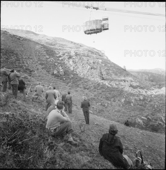 Rescue exercise of the cableway Arosa-Weisshorn 1959.