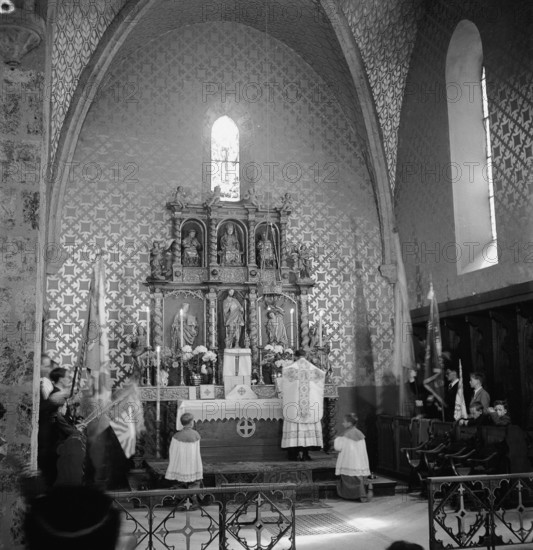 Service in the church of Saviese, 1946.