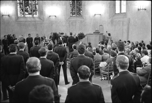 Swearing In of police recruits at the Wasserkirche, 1971.