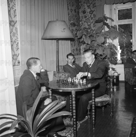 Davos, convalescence of english patients, recuperation; 1945.
