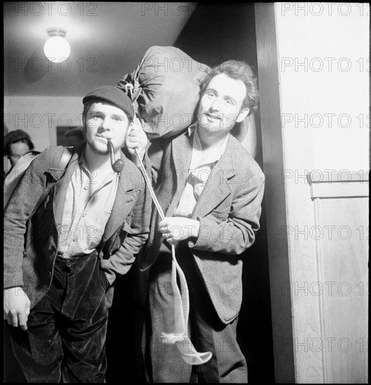 Are going to support the Czechoslovak organization Friede durch Aufbau (peace by rebuilding), together with other young Swiss people.