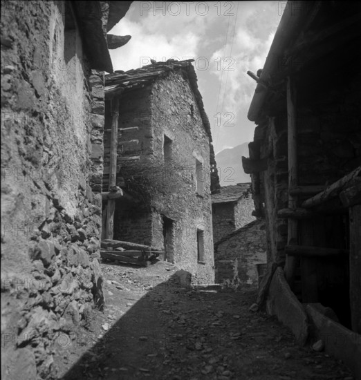 Cavajone; 1942.