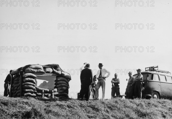 Lothar Wolff during the filming of the movie Wehrhafte Schweiz 1963.