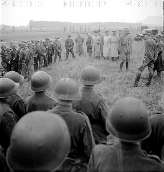 Alien army delegation visits Swiss recruit training, Thun 1948.