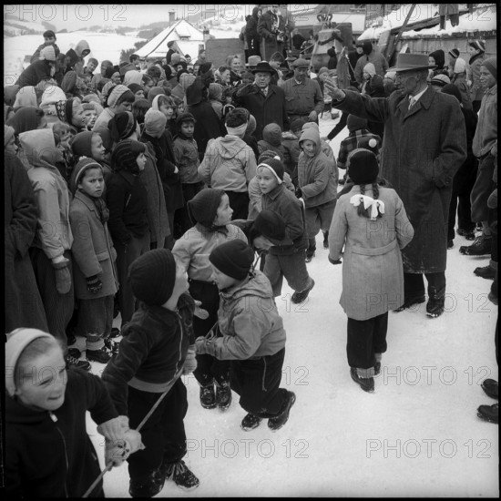 Children working at church bell lifting ceremony in Trogen 1958.