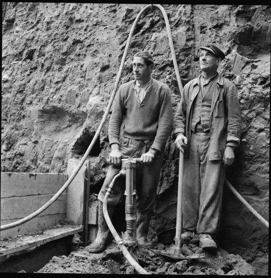 3 minute's silence for people of Hungary, workers, Lausanne 1956.