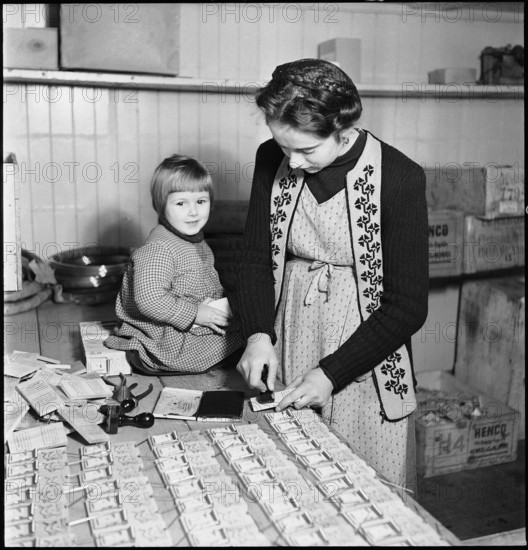 Producing mousetraps, 1945.