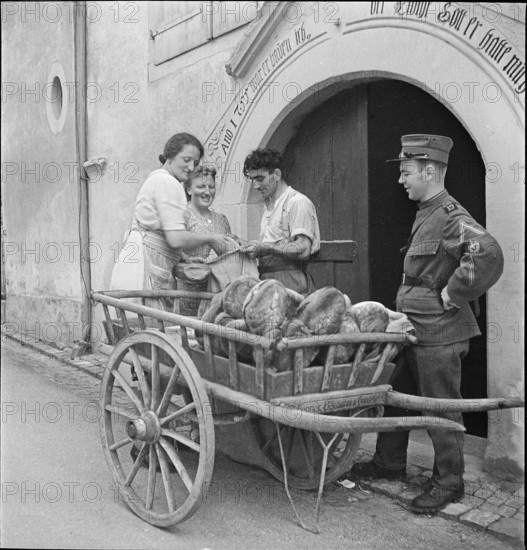 WW 2: farming camp; volunteers during the occupation of the border, 1939.