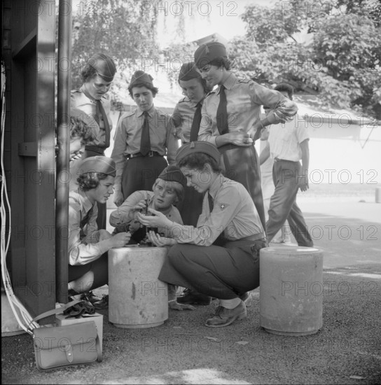 Day of the Women's Military Service at the SAFFA fair 1958.