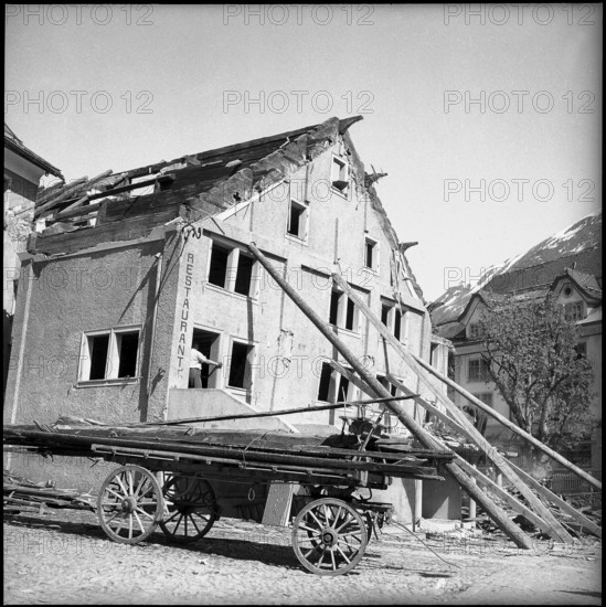 Andermatt; Restaurant 3 Konige damaged by avalanche; 1951.