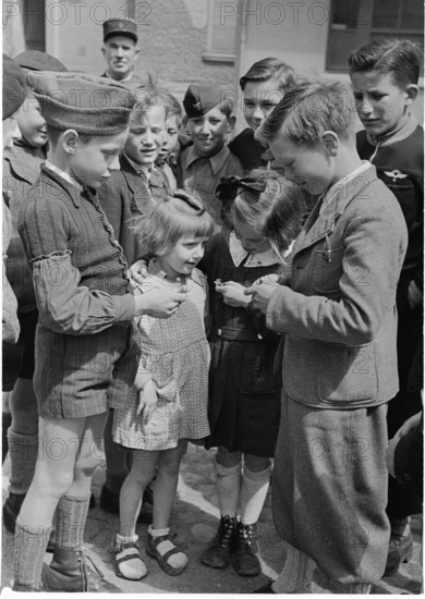 WW 2: children from Basle at the french border, 1945.