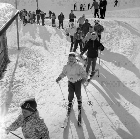 Children ski school in Arosa 1957.