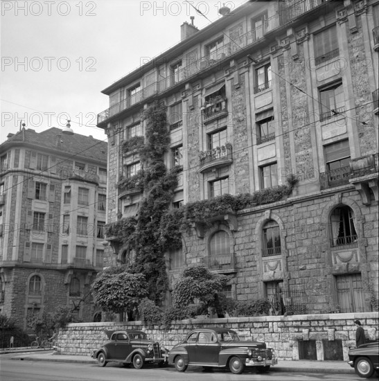 Geneva: parked cars at Rue de Lausanne; 1954.