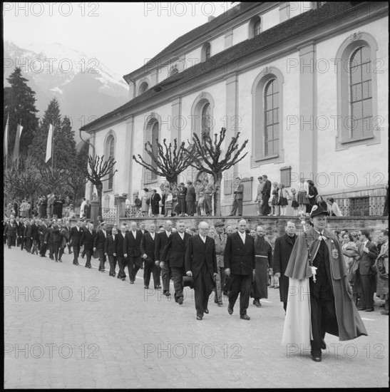 Stans: Nidwalden voter's meeting, procession 1959.