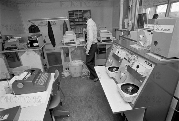SDA office of the editorial staff, 1971.
