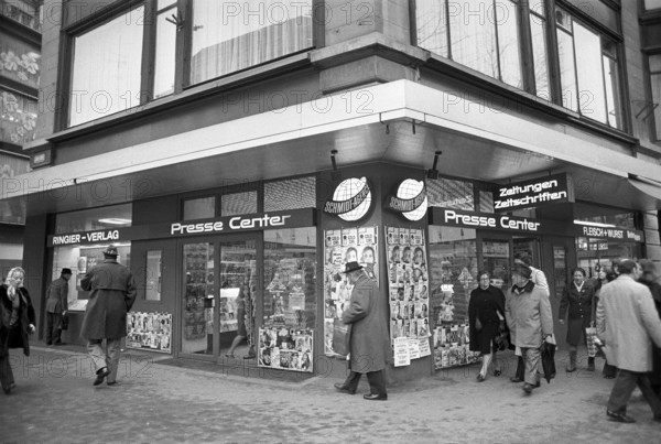 Shop window Ringier publisher: Presse Center, Schmidt-Agence, 1971.