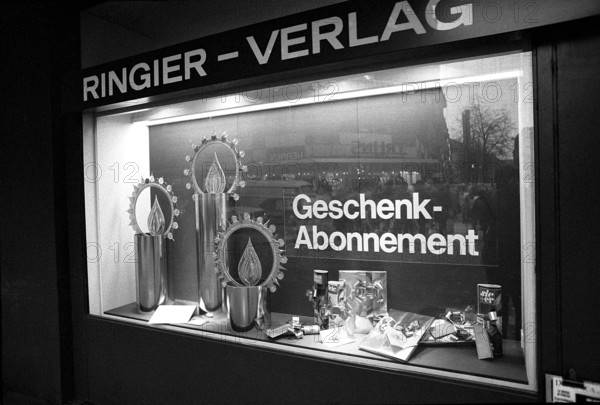 Shop window Ringier publisher: gift subscription SI, Tele, sie+er, 1971.