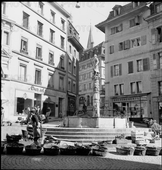 Fountain, Lausanne 1942.