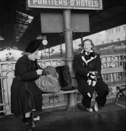 Michele Morgan at the railway station of Lausanne, 1946.