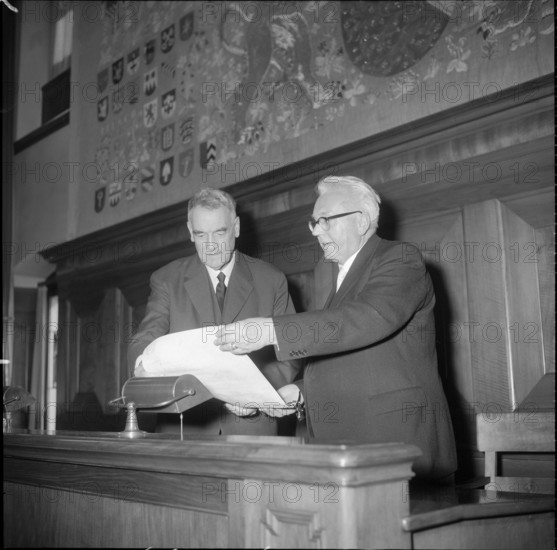 Paul Meierhans makes Emil Keller the honorary president of NOK 1961.
