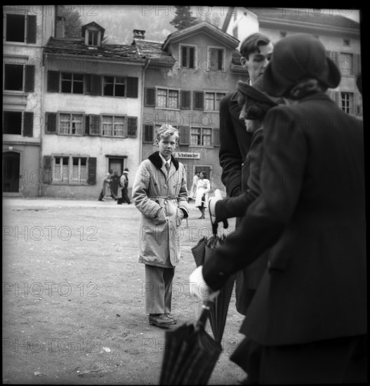 Prince Vittorio Emanuele of Savoy visits the voter's meeting in Glarus, 1949.