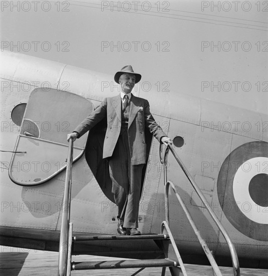 Arrival of Antonio Segni in Cointrin, around 1955.